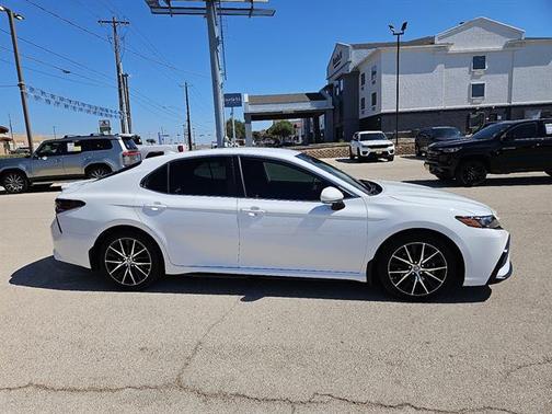 2023 Toyota Camry SE