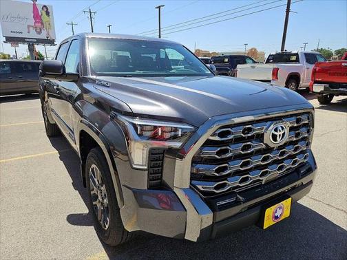 2025 Toyota Tundra Hybrid Platinum