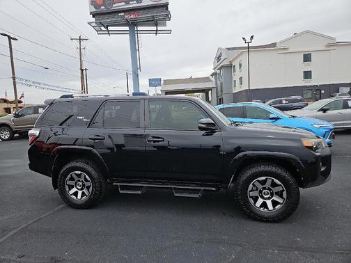Midnight Black Metallic 2018 Toyota 4Runner TRD Off Road Premium