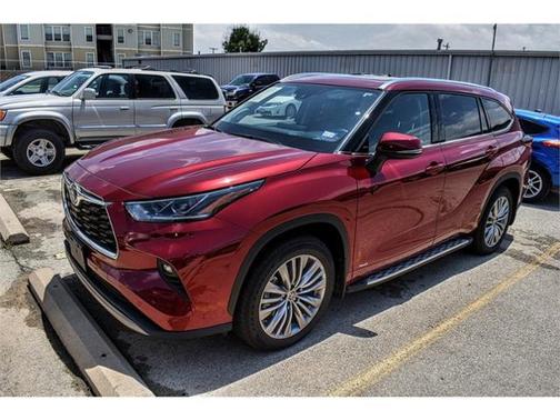 2022 Toyota Highlander Hybrid Platinum