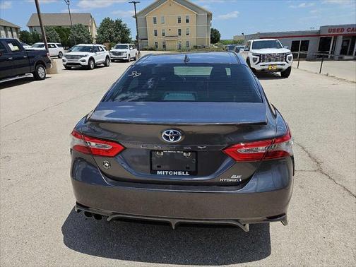 2019 Toyota Camry Hybrid SE