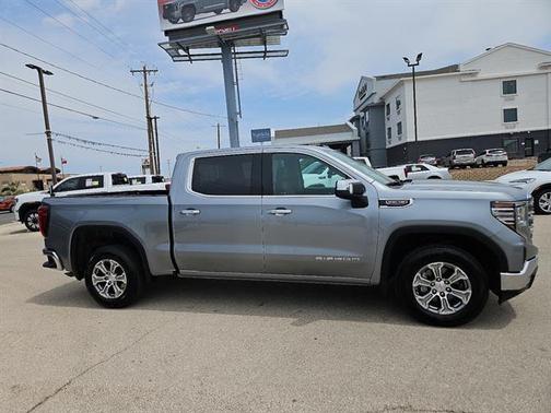 2024 GMC Sierra 1500 SLT