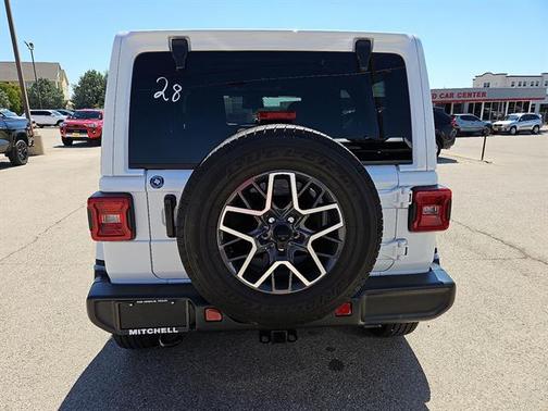 2024 Jeep Wrangler 4-Door Sahara 4x4