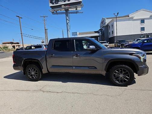 2023 Toyota Tundra Hybrid Platinum