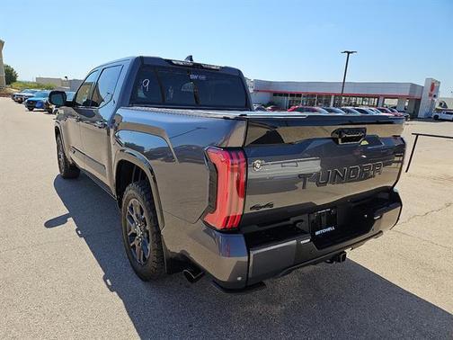 2023 Toyota Tundra Hybrid Platinum