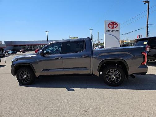 2023 Toyota Tundra Hybrid Platinum