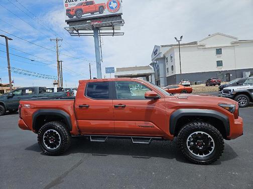 Terra 2025 Toyota Tacoma Hybrid TRD Off Road