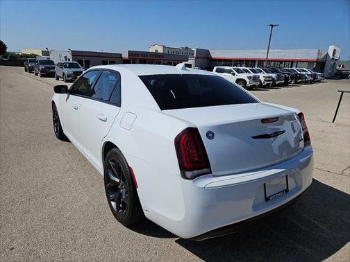 2021 Chrysler 300 Touring