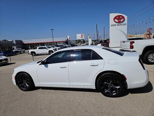 2021 Chrysler 300 Touring