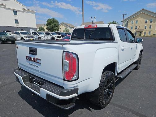 Summit White 2022 GMC Canyon Elevation