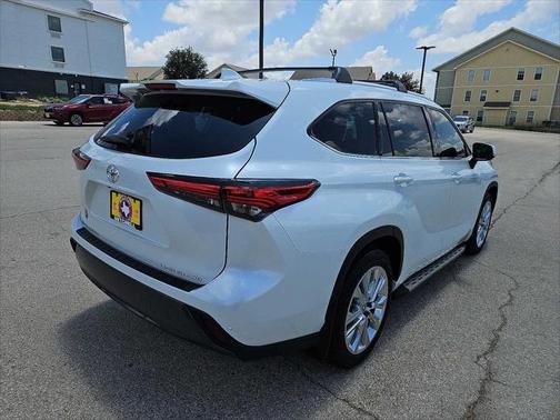 2022 Toyota Highlander Limited