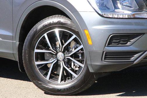 Photo 3 of 30 of 2021 Volkswagen Tiguan 2.0T SEL R-Line Black