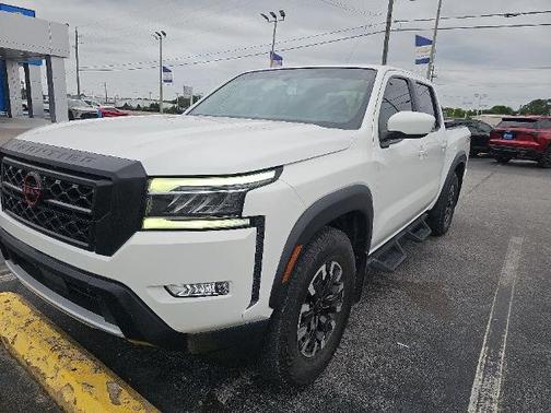 Glacier White 2023 Nissan Frontier PRO-X