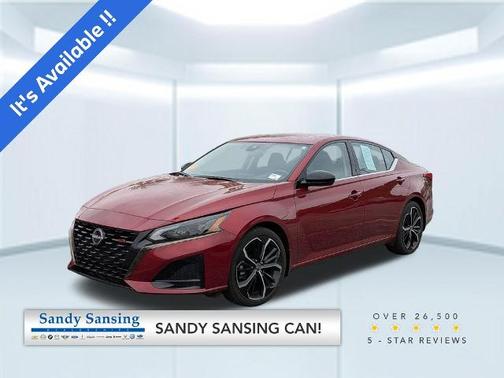Scarlet Ember 2023 Nissan Altima 2.5 SR
