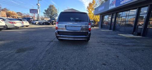 2014 Chrysler Town & Country Touring-L