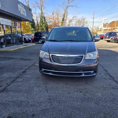 2014 Chrysler Town & Country Touring-L