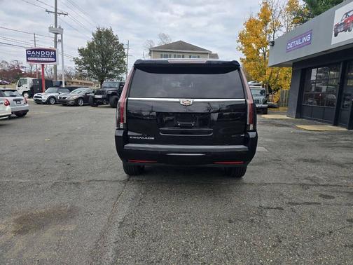 2016 Cadillac Escalade Luxury
