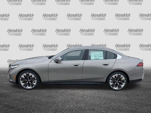2025 BMW 530 i xDrive