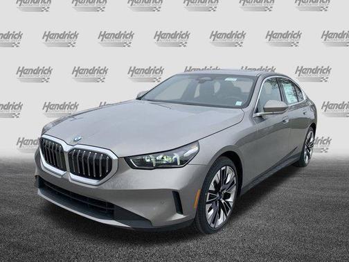 2025 BMW 530 i xDrive