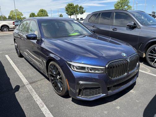 2022 BMW 740 i