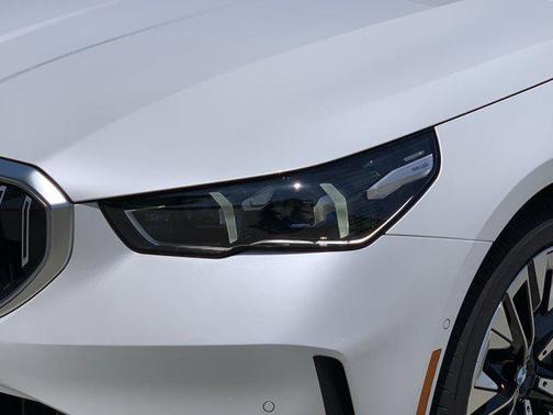 2024 BMW 530 i