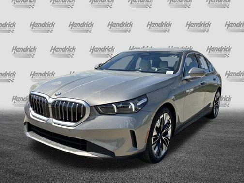 Oxide Grey Metallic 2026 BMW 530 530i