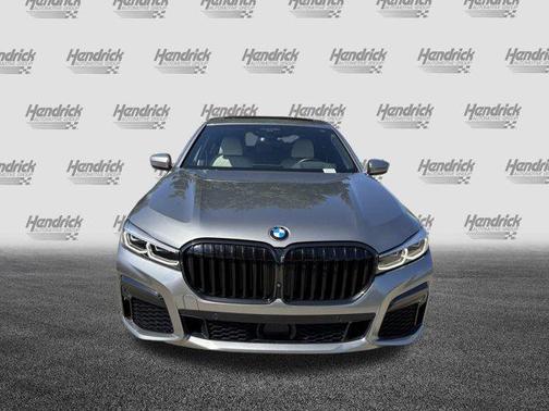 2022 BMW 740 i