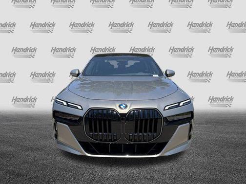 2025 BMW 740 i
