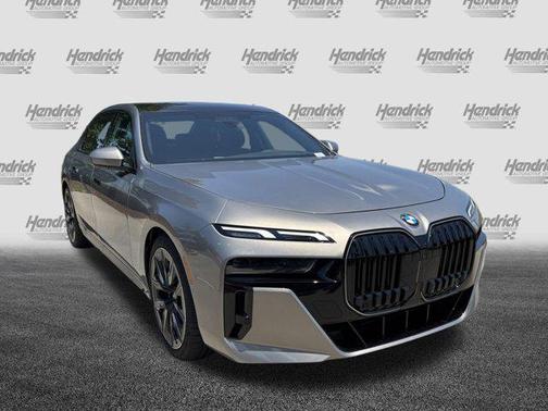 2025 BMW 740 i