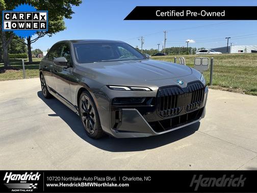 Dravit Grey Metallic 2023 BMW 740 i
