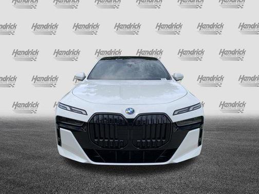 2025 BMW 750e i xDrive