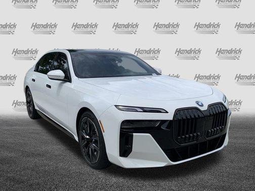 2025 BMW 750e i xDrive