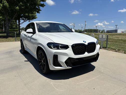 Alpine White 2025 BMW X4 xDrive30i