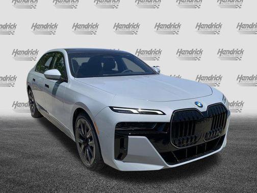 2025 BMW 740 i xDrive
