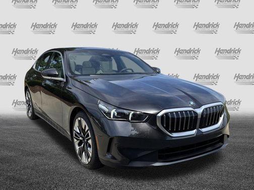 2025 BMW 540 i xDrive