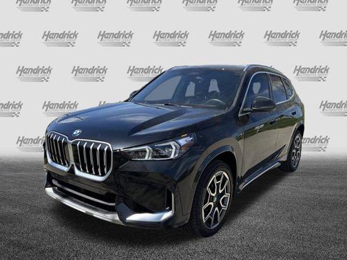 Black Sapphire Metallic 2025 BMW X1 xDrive28i