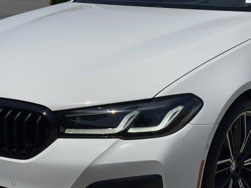 Alpine White 2023 BMW 540 i