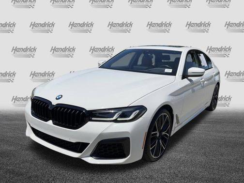 Alpine White 2023 BMW 540 i