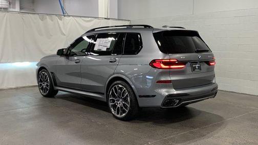 2026 BMW X7 M60i