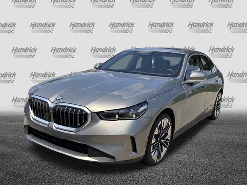 2025 BMW 530 i