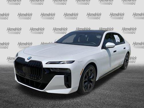 2025 BMW 740 i