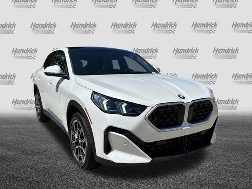 Mineral White Metallic 2026 BMW X2 xDrive28i