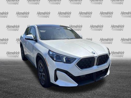 Mineral White Metallic 2026 BMW X2 xDrive28i