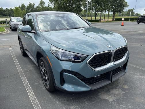Cape York Green Metallic 2025 BMW X2 xDrive28i