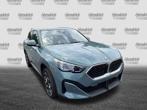 Cape York Green Metallic 2025 BMW X2 xDrive28i