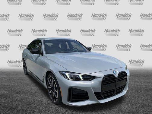2025 BMW M440 i