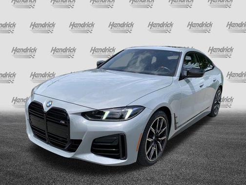 2025 BMW M440 i