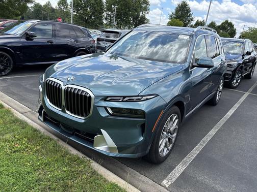 Blue Ridge Mountain Metallic 2026 BMW X7 xDrive40i