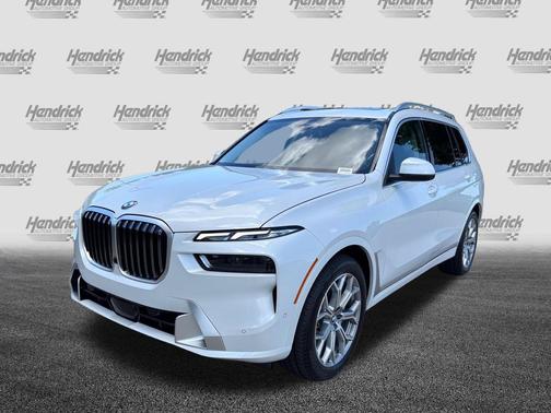 Mineral White Metallic 2025 BMW X7 xDrive40i