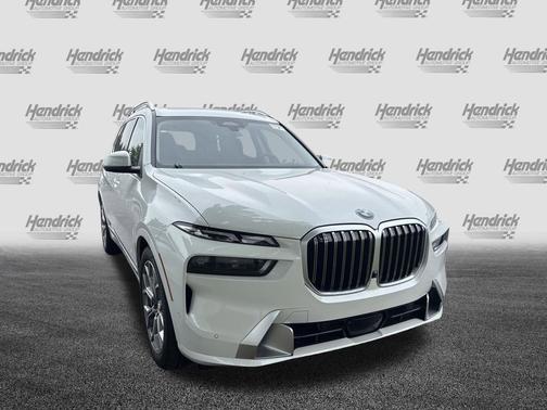 Mineral White Metallic 2025 BMW X7 xDrive40i